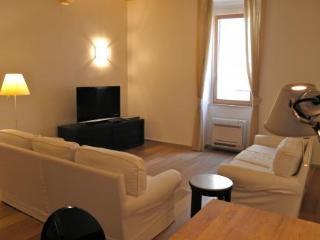 Pantheon Hotel *